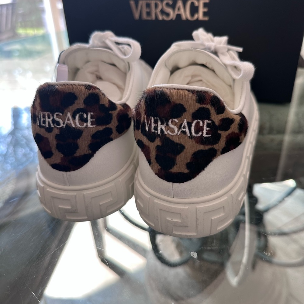 $695 New in Box Versace White Chic Greek Ladies Sneakers Animal Print sz 40 - Picture 8 of 16